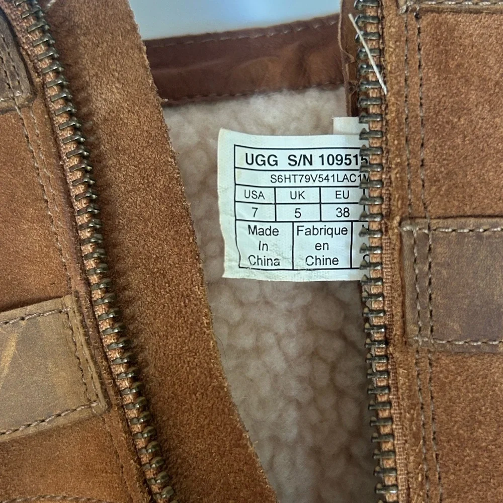 EUC Ugg Brystl tall waterproof boots